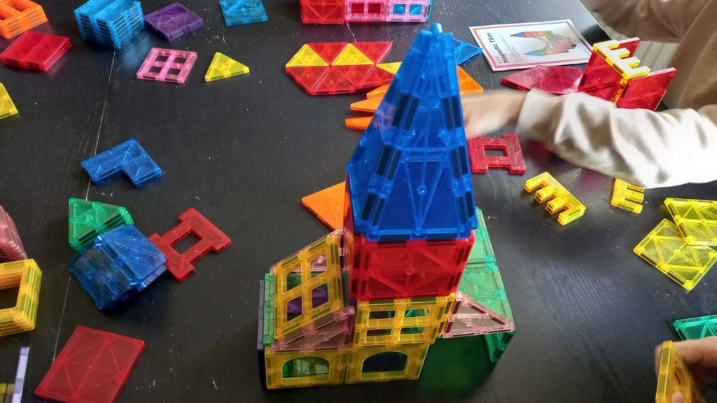 Review Calivex magnetisch speelgoed + winactie magnetic tiles!