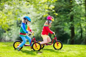Buiten & Beweging: het leukste buitenspeelgoed voor kinderen - Loopfietsen - Top 10 loopfietsen 2025