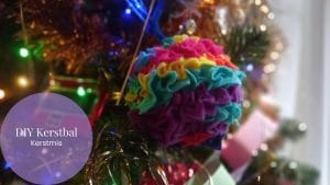 Kerstmis - Adventskalenders, knutselplezier en gezelligheid - Creatief & Knutselen tijdens kerst - Kerstbal maken met kinderen